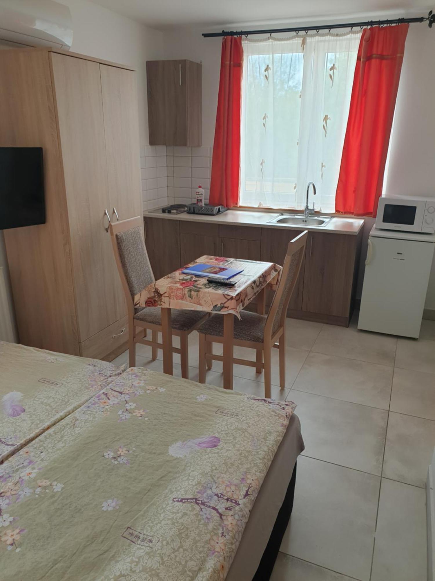 Anita Apartman Šoproň Exteriér fotografie